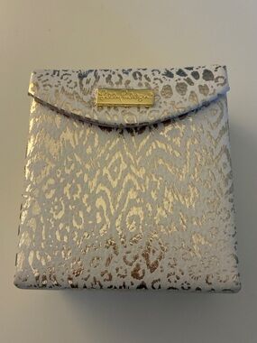 NWT Lilly Pulitzer Travel Jewelry Organizer in Gold Metallic Pattern Play
